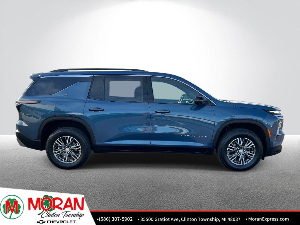 2024 Chevrolet Traverse LT