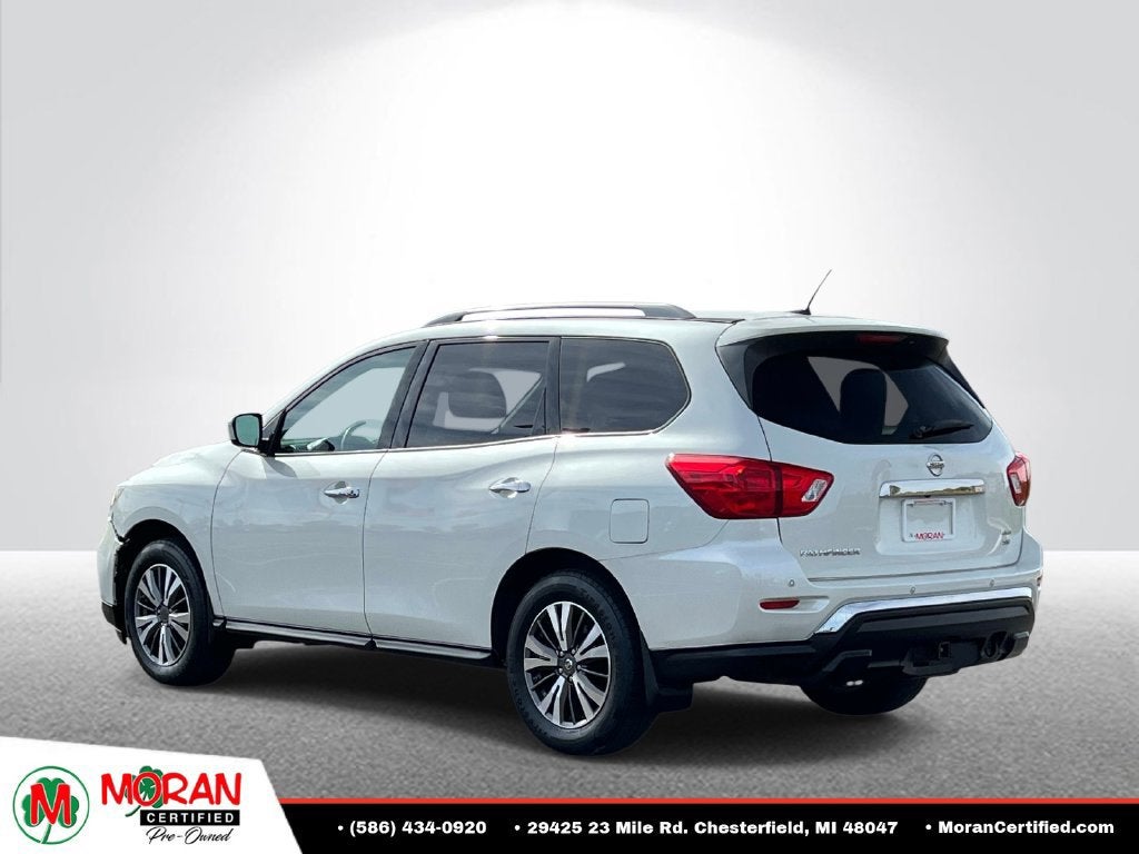 2017 Nissan Pathfinder SV