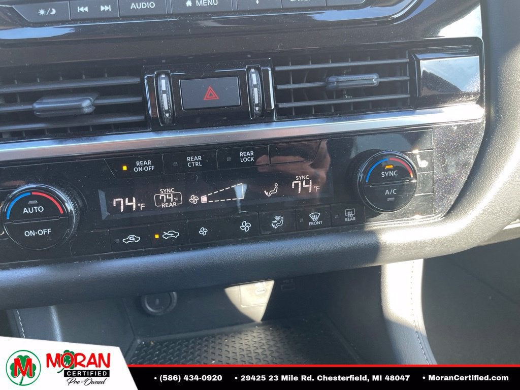 2025 Nissan Pathfinder SV