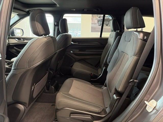 2024 Jeep Grand Cherokee L Laredo X 4x4