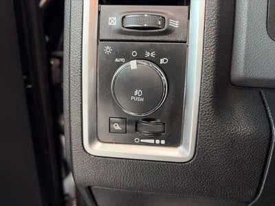 2017 RAM 1500 Big Horn Crew Cab 4x4 5'7' Box
