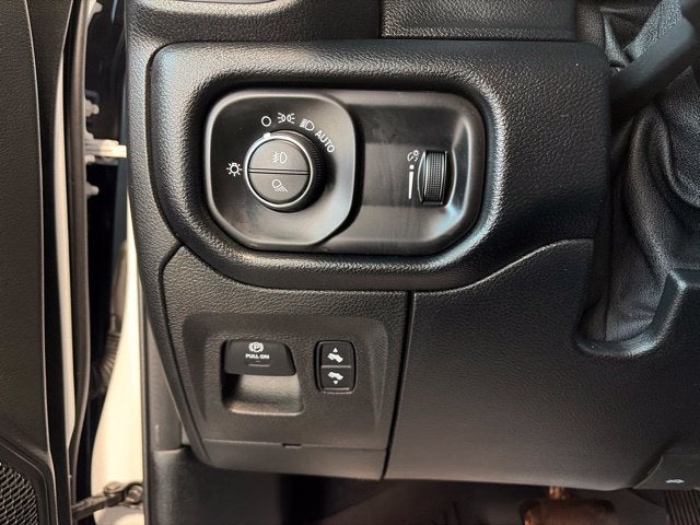 2021 RAM 1500 Big Horn Crew Cab 4x4 5'7' Box