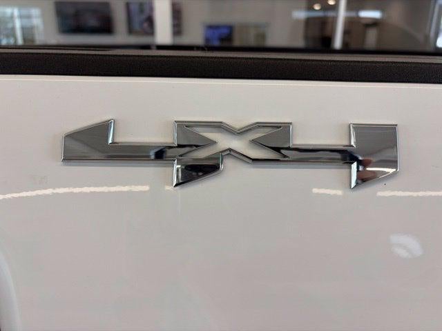 2022 GMC Sierra 2500HD 4WD Crew Cab Standard Bed SLT