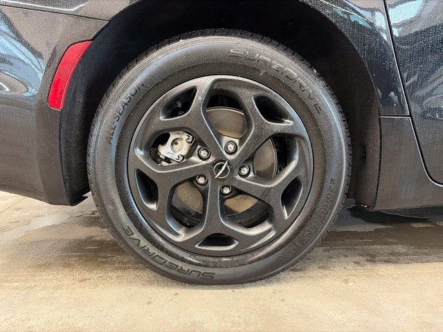 2024 Chrysler Pacifica Hybrid Premium S Appearance Pkg