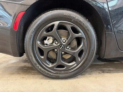 2024 Chrysler Pacifica Hybrid Premium S Appearance Pkg