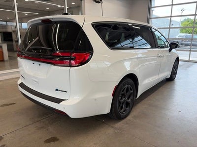 2024 Chrysler Pacifica Hybrid S Appearance Pkg