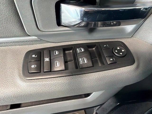 2017 RAM 2500 Big Horn Crew Cab 4x4 6'4' Box