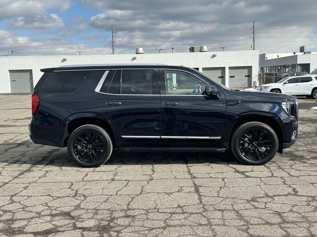 2023 GMC Yukon SLT