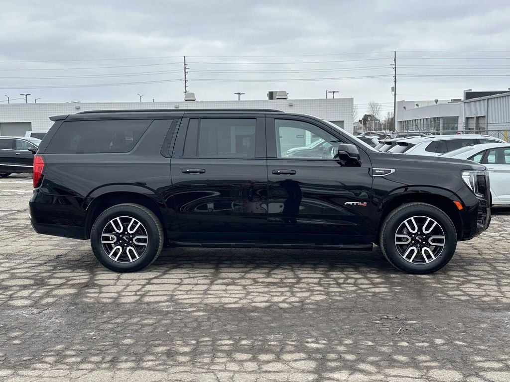 2023 GMC Yukon XL AT4