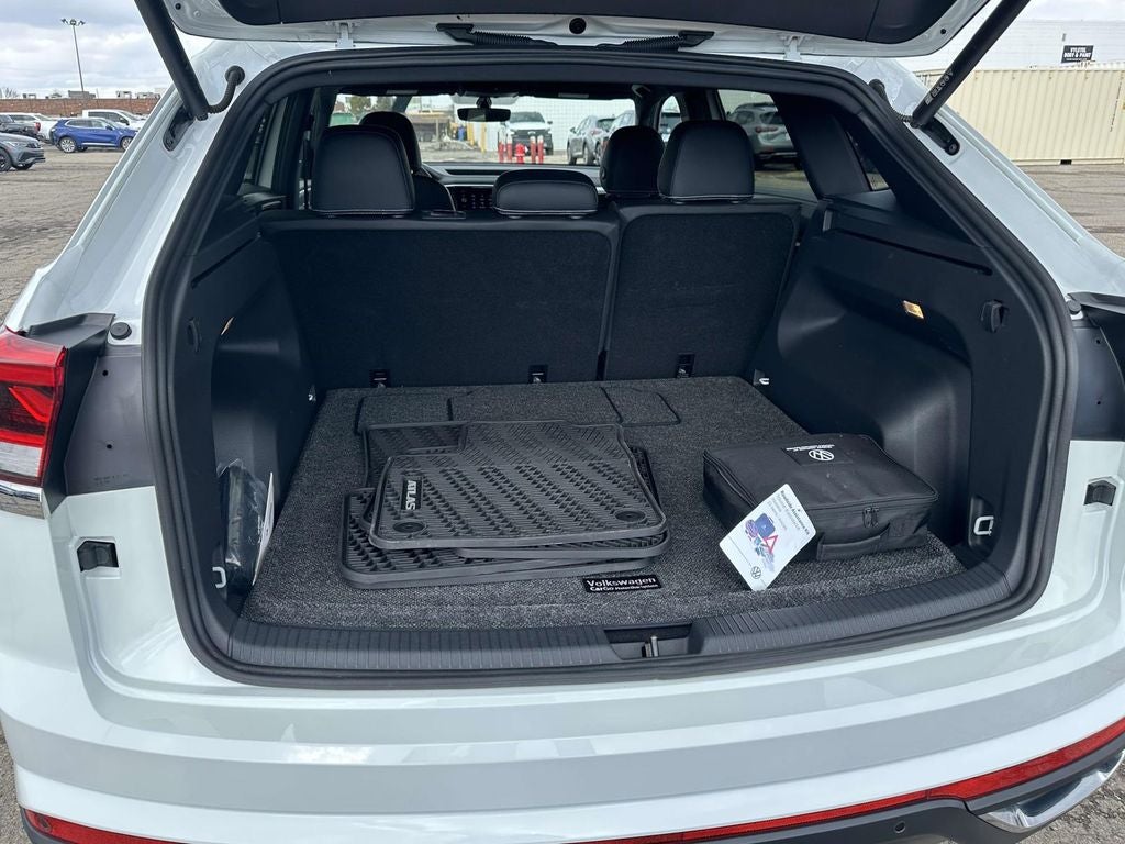 2023 Volkswagen Atlas Cross Sport 2.0T SE w/Technology