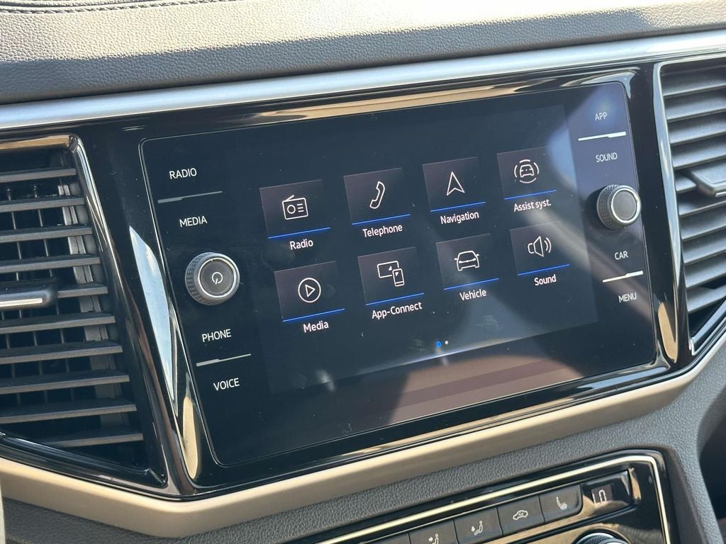 2023 Volkswagen Atlas Cross Sport 2.0T SE w/Technology