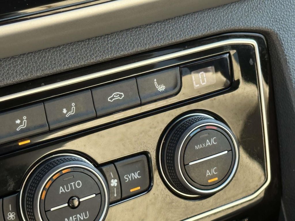 2023 Volkswagen Atlas Cross Sport 2.0T SE w/Technology