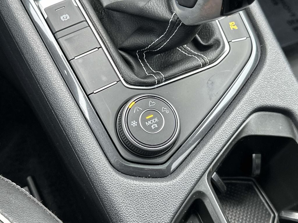 2023 Volkswagen Tiguan 2.0T SEL R-Line