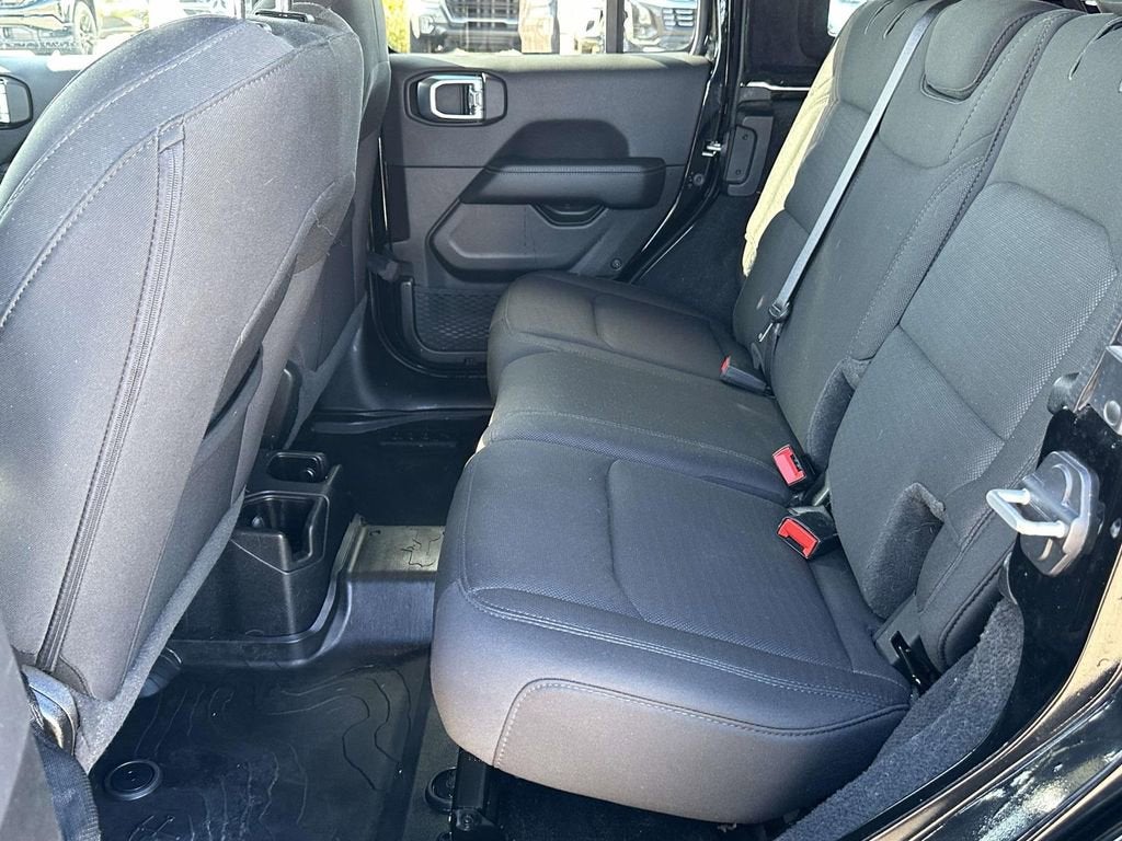 2022 Jeep Wrangler Unlimited Sahara 4x4