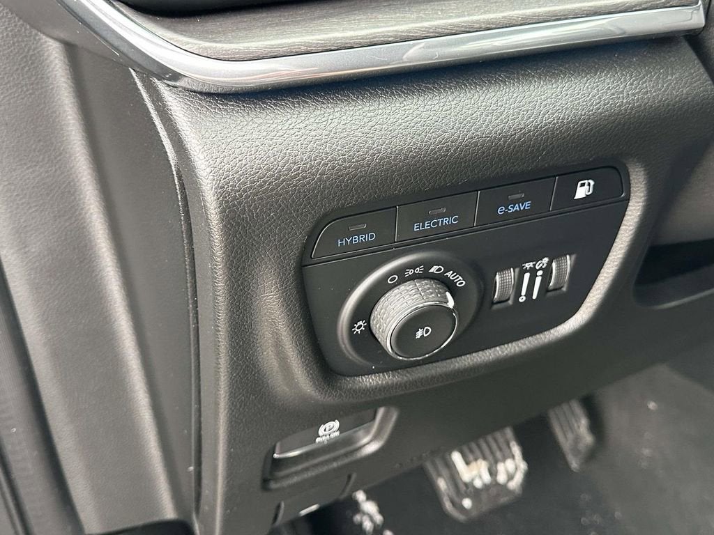 2022 Jeep Grand Cherokee 4xe Overland