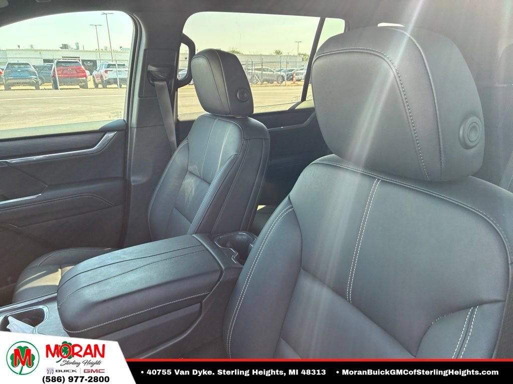 2024 GMC Acadia Elevation