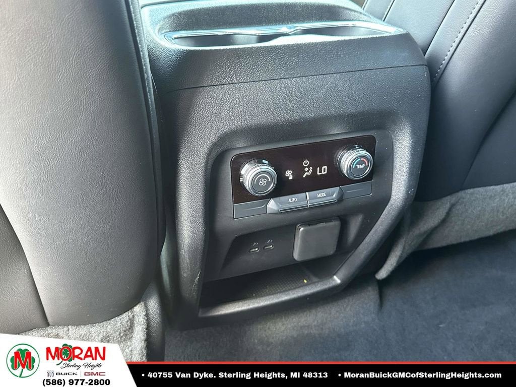 2024 GMC Acadia Elevation