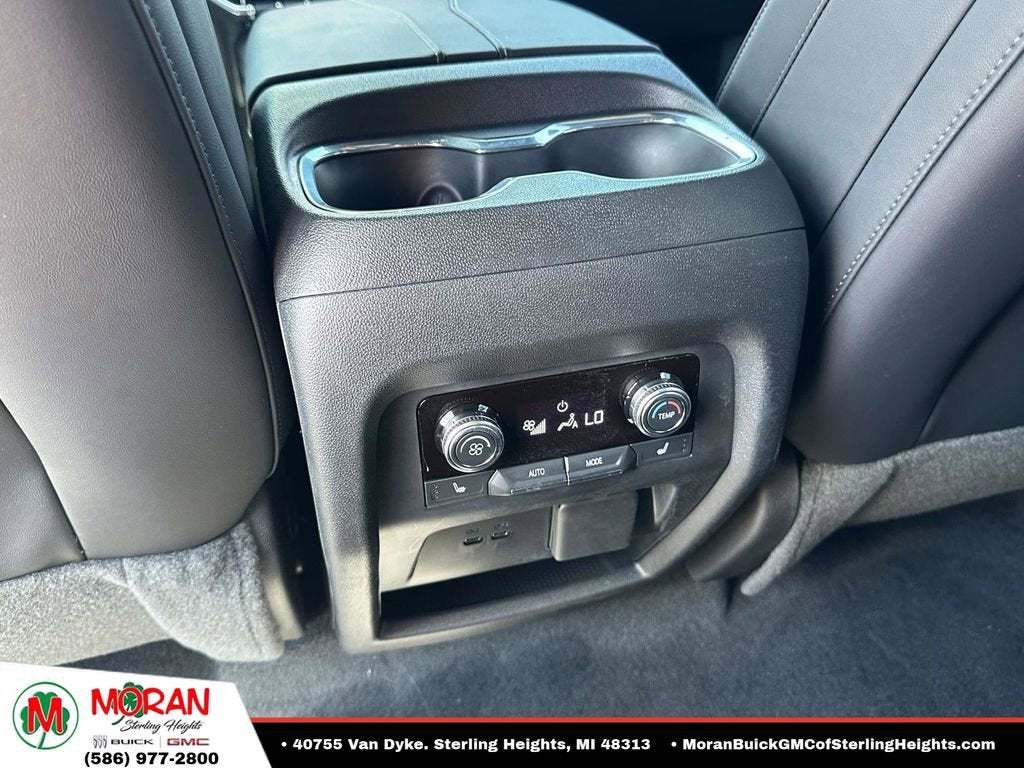 2024 GMC Acadia Elevation