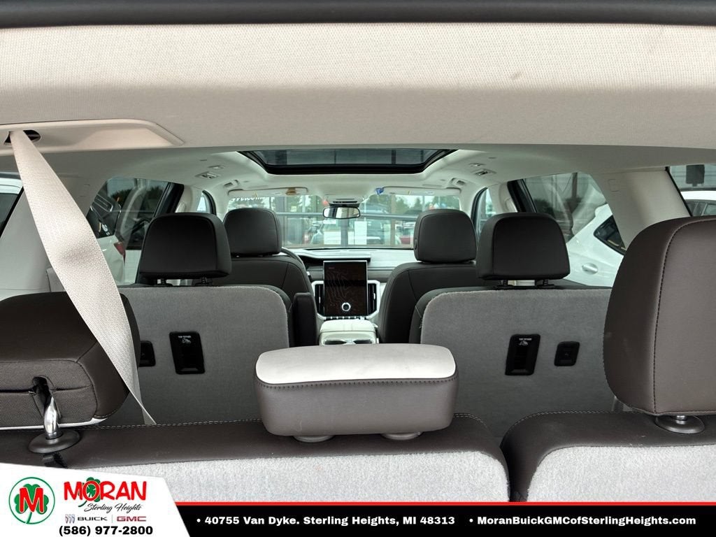 2024 GMC Acadia Denali