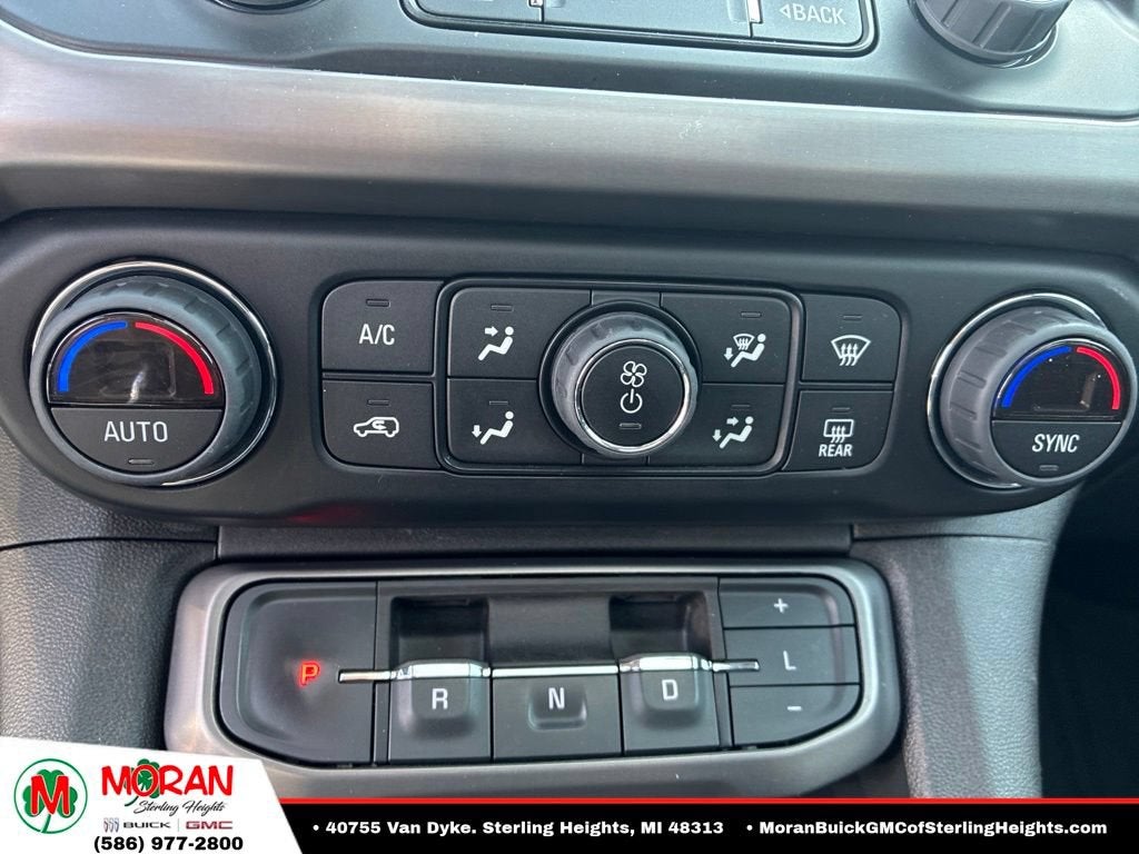 2023 GMC Acadia AT4