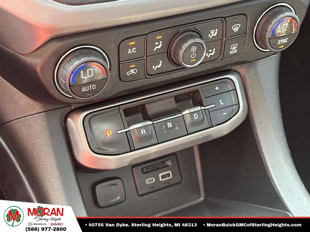 2023 GMC Acadia AT4