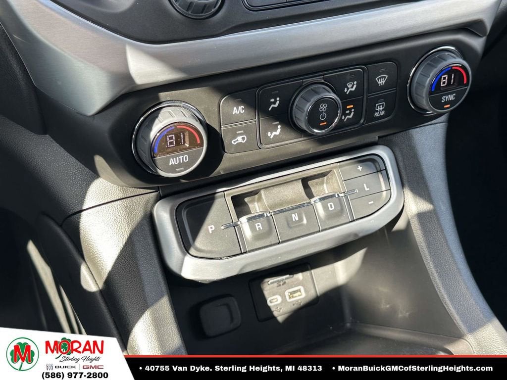 2023 GMC Acadia SLT