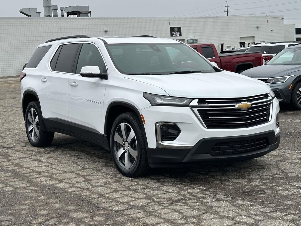 2023 Chevrolet Traverse LT Leather