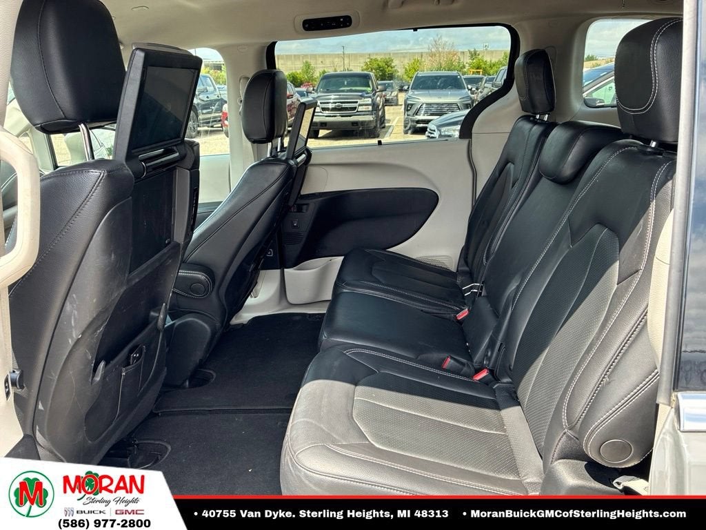 2022 Chrysler Pacifica Touring L
