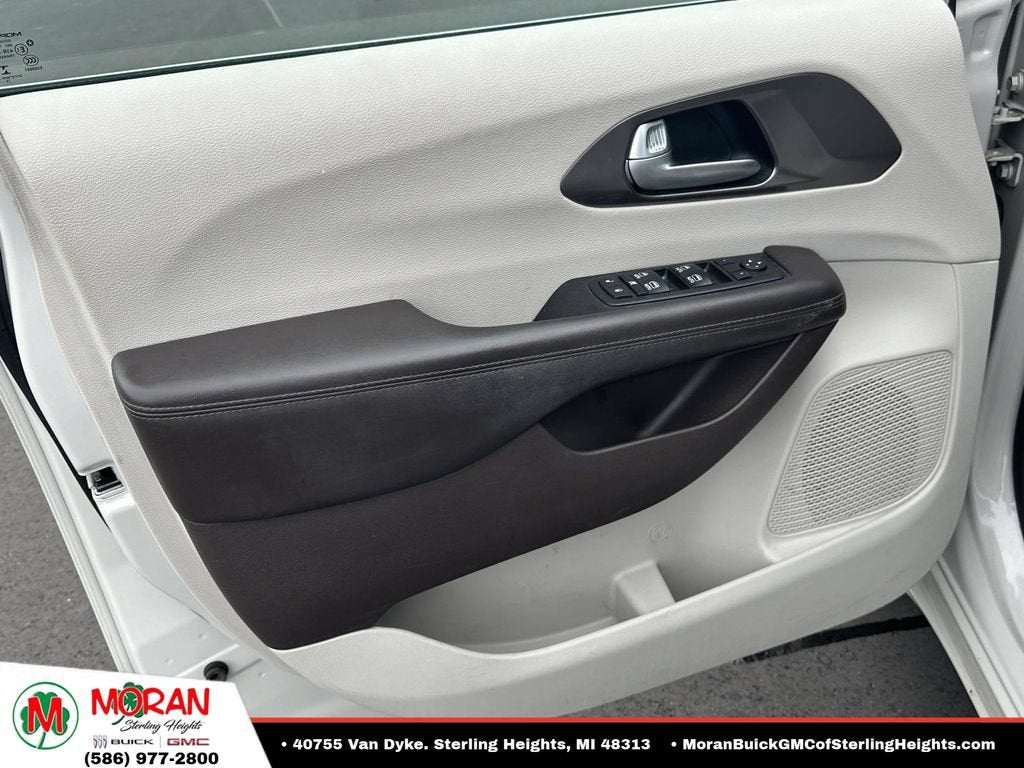 2017 Chrysler Pacifica Touring-L Plus