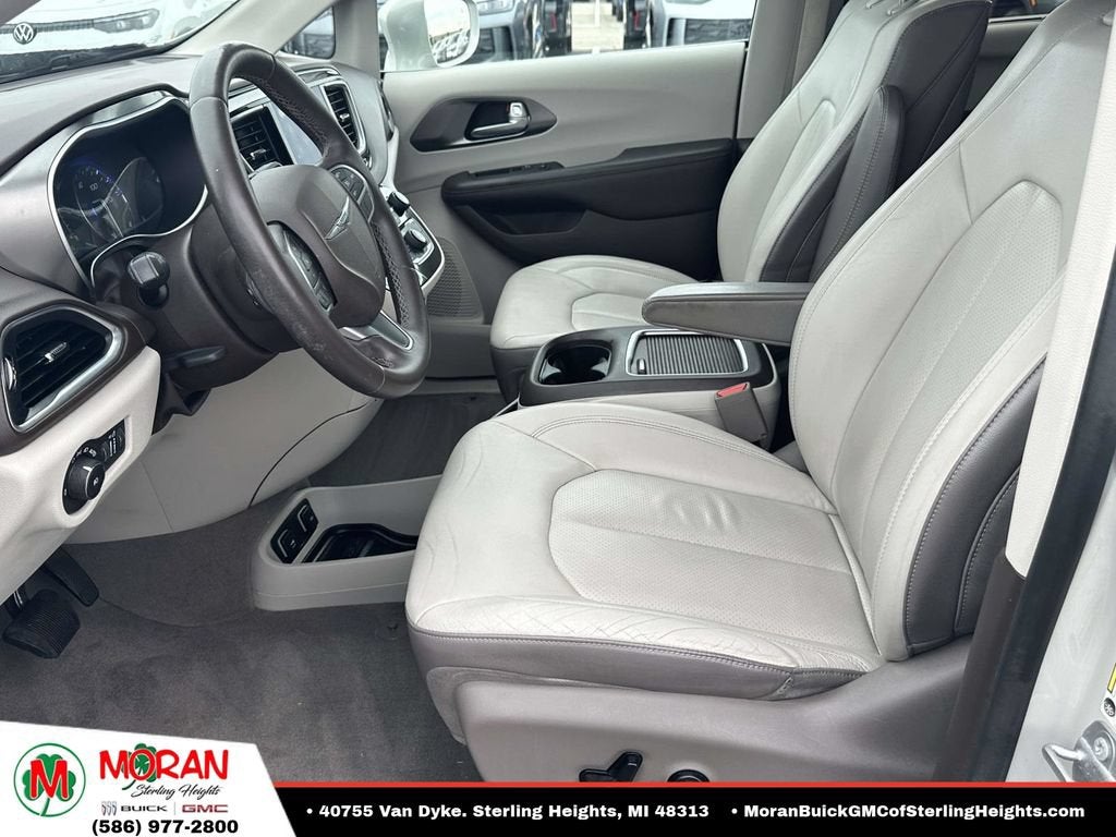 2017 Chrysler Pacifica Touring-L Plus
