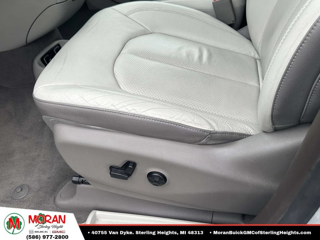 2017 Chrysler Pacifica Touring-L Plus