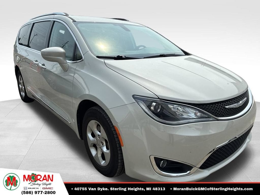 2017 Chrysler Pacifica Touring-L Plus