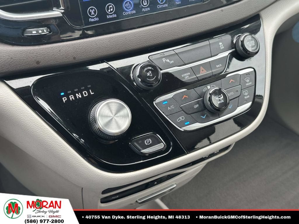 2017 Chrysler Pacifica Touring-L Plus