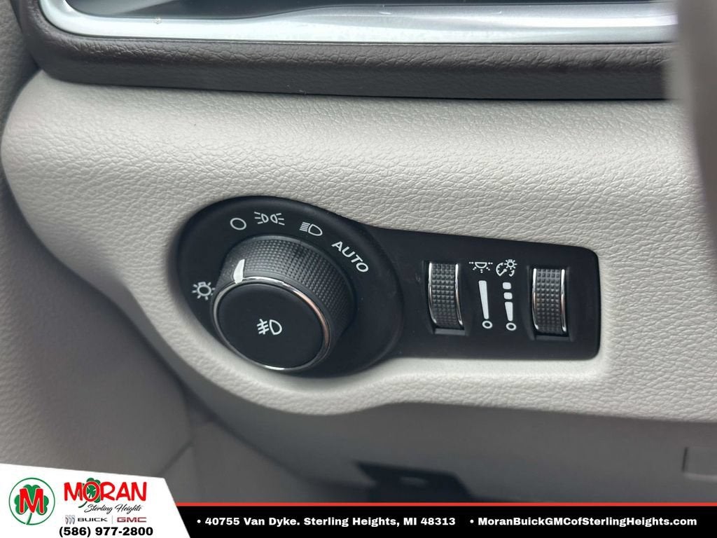 2017 Chrysler Pacifica Touring-L Plus