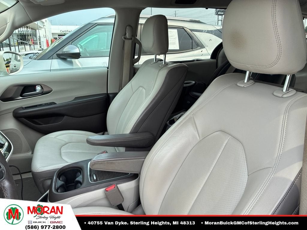 2017 Chrysler Pacifica Touring-L Plus