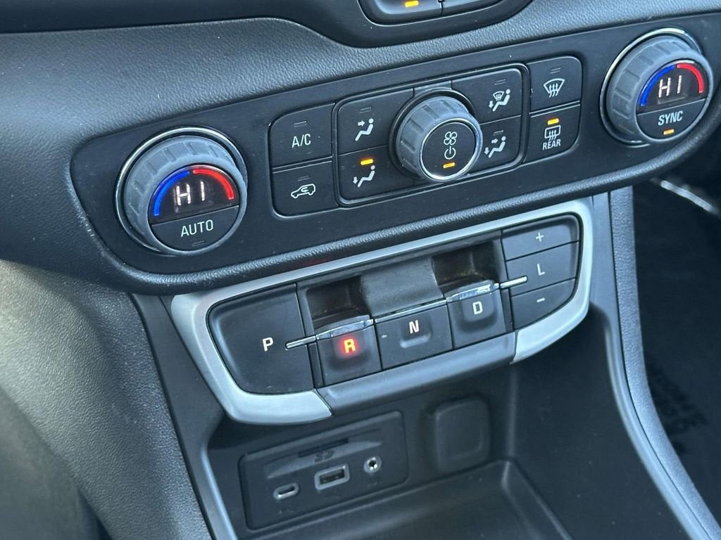 2022 GMC Terrain SLT