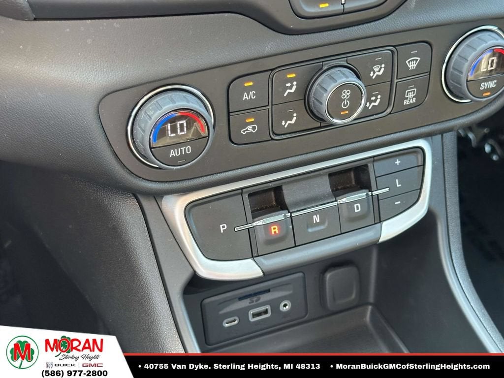 2023 GMC Terrain SLT