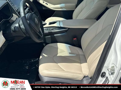 2021 Toyota Avalon XLE Hybrid