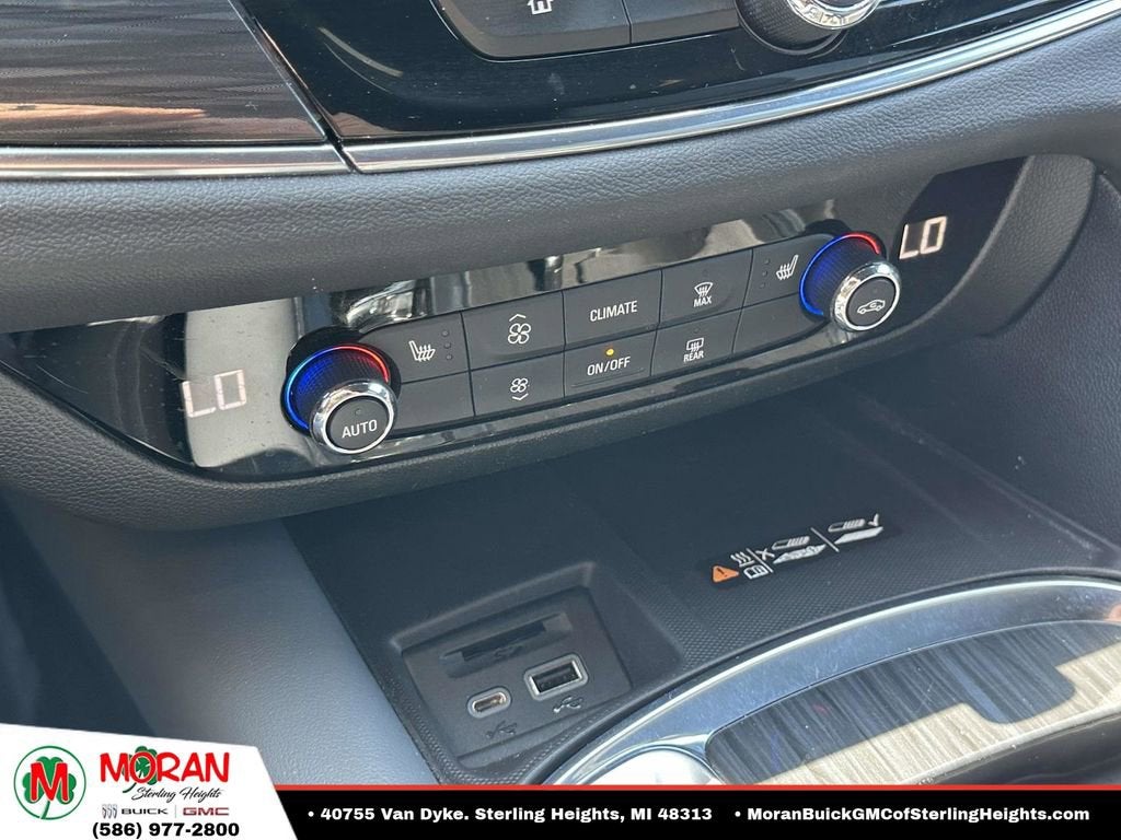 2024 Buick Enclave Essence