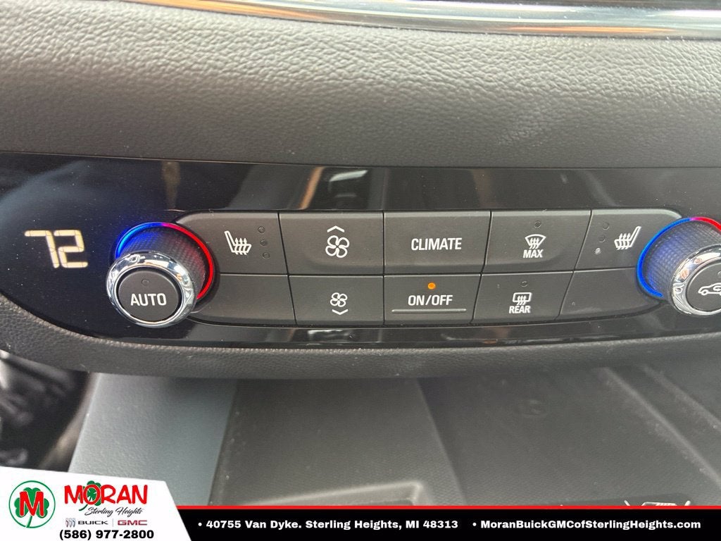 2022 Buick Enclave Essence