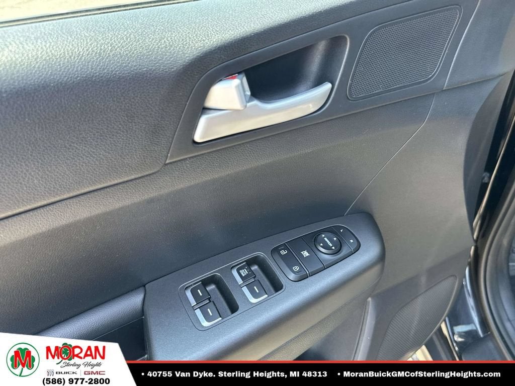 2021 Kia Sportage LX - Photo 17