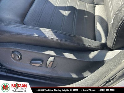 2013 Volkswagen Passat V6 SE w/Sunroof